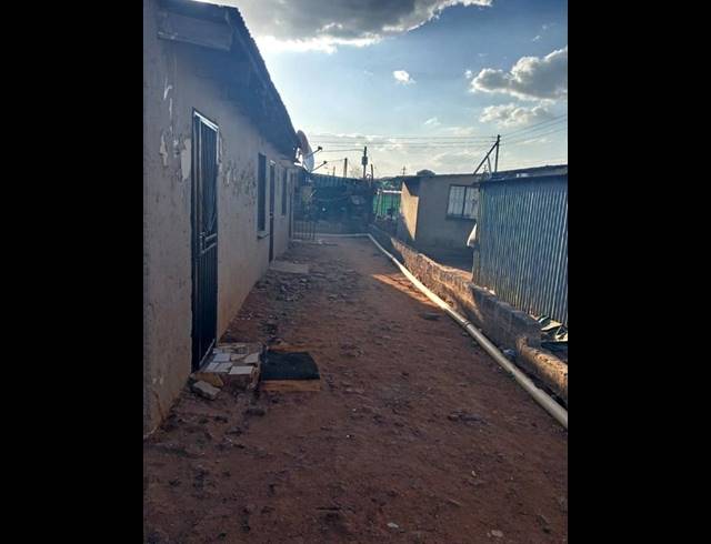 1 BEDROOM HOUSE FOR SALE IN ROODEKOP